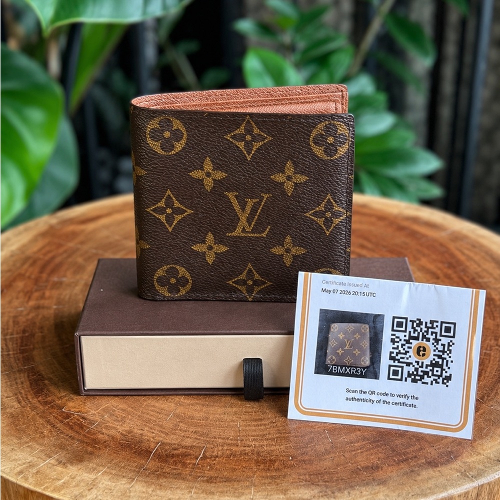 Louis Vuitton Monogram Multiple Wallet w/ Box & Entrupy COA
